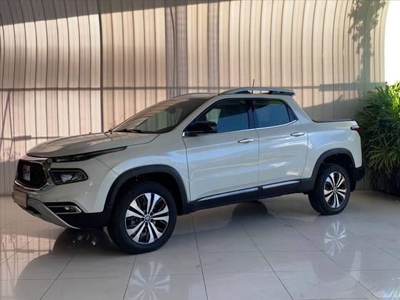 FIAT TORO 2.0 16V TURBO DIESEL VOLCANO 4WD AT9 FIAT TORO 2.0 16V TURBO DIESEL VOLCANO 4WD AT9